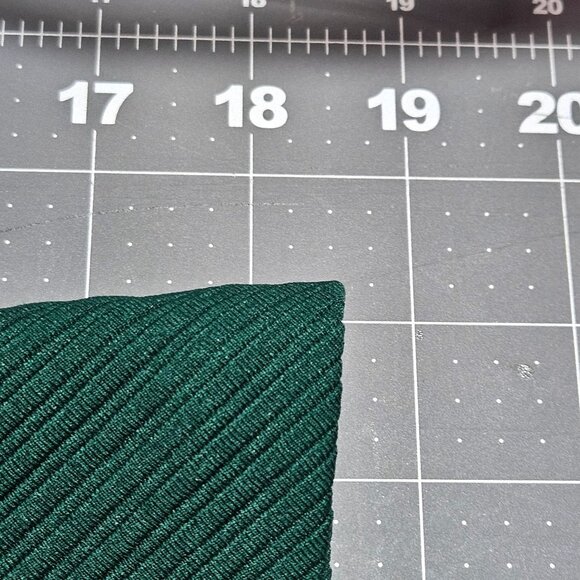 St. Patty's Day Green A-Line Skirt H&M Med 100% Polyester Knee Length Stylish & - Picture 7 of 9